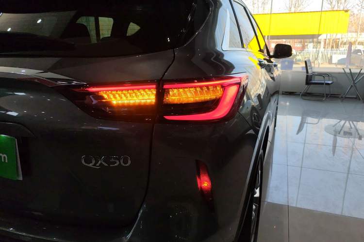 Used Infiniti QX50 2022 2.0T Four-Wheel Drive Elite Edition Right Rear Taillight