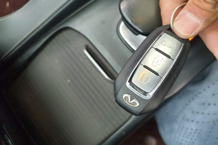Used Infiniti QX50 2022 2.0T Two-Wheel Drive Fashion Edition Vehicle Key