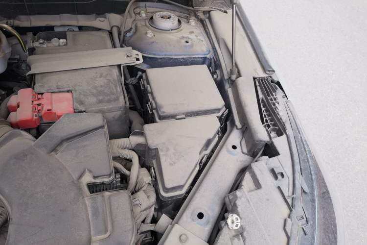 Used Infiniti QX50 2022 2.0T Two-Wheel Drive Fashion Edition Engine Bay Left