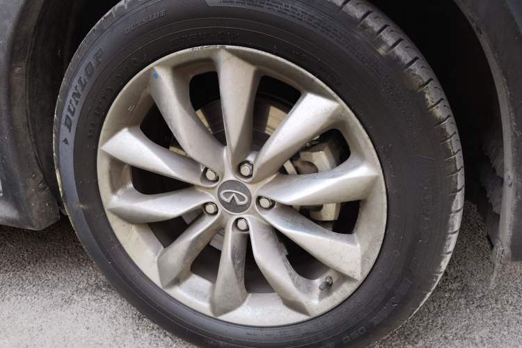 Used Infiniti QX50 2022 2.0T Two-Wheel Drive Fashion Edition Right Front Wheel Hub