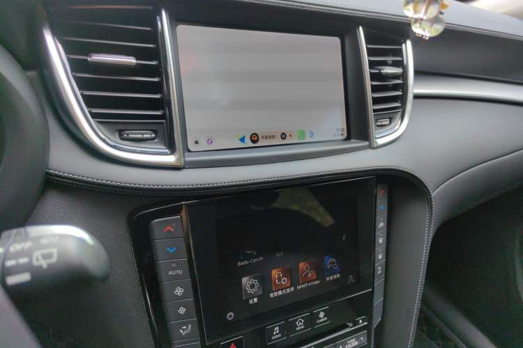 Used Infiniti QX50 2022 2.0T Two-Wheel Drive Fashion Edition Audio And AC Panel