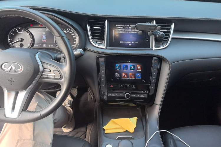 Used Infiniti QX50 2022 2.0T Four-Wheel Drive Elite Edition Audio And AC Panel