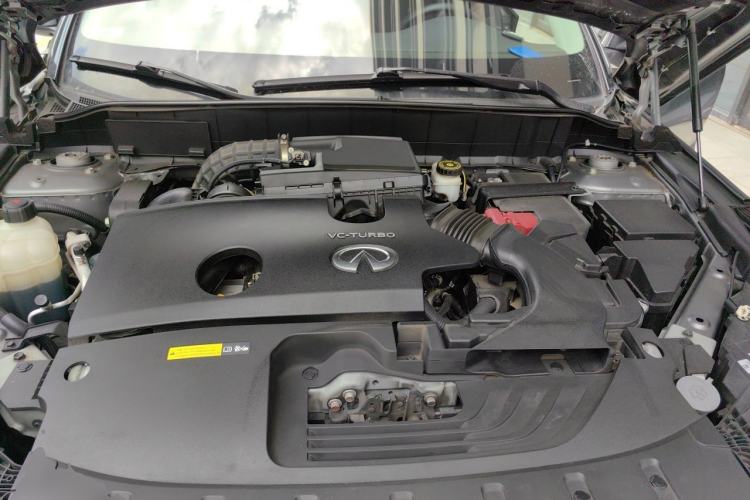 Used Infiniti QX50 2022 2.0T Two-Wheel Drive Fashion Edition Engine Bay