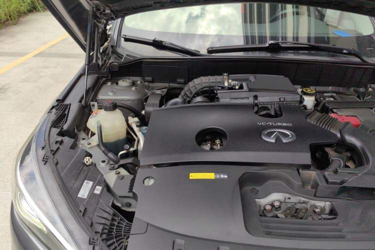 Used Infiniti QX50 2022 2.0T Two-Wheel Drive Fashion Edition Engine Bay Right