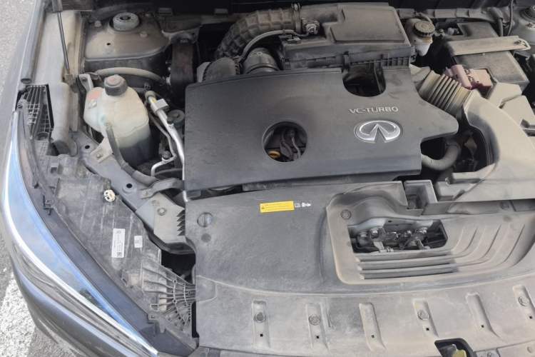 Used Infiniti QX50 2022 2.0T Four-Wheel Drive Elite Edition Engine Bay Right