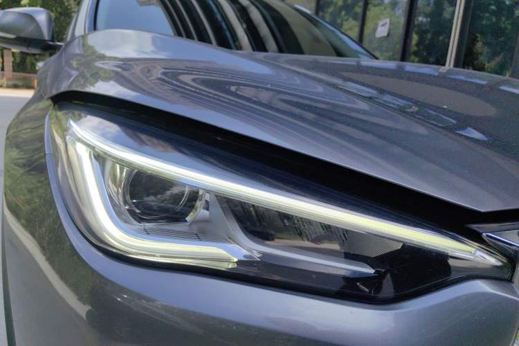 Used Infiniti QX50 2022 2.0T Two-Wheel Drive Fashion Edition Right Front Headlight