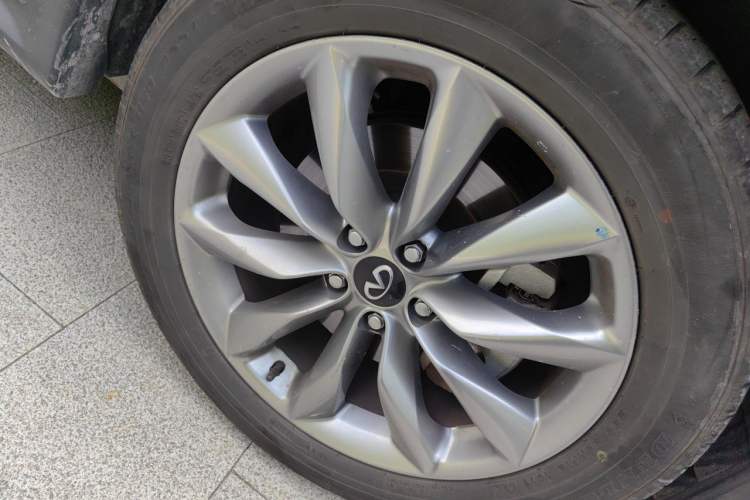 Used Infiniti QX50 2022 2.0T Two-Wheel Drive Fashion Edition Right Front Wheel Hub