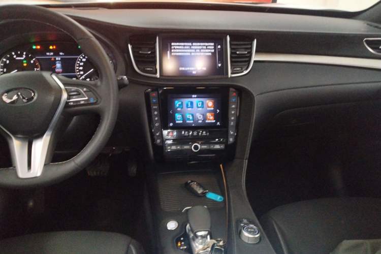 Used Infiniti QX50 2022 2.0T Four-Wheel Drive Flagship Edition Audio And AC Panel