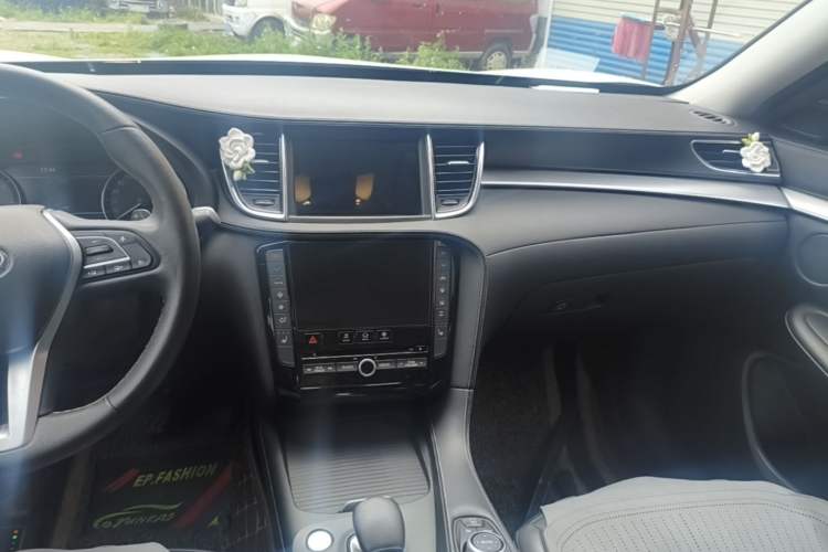 Used Infiniti QX50 2022 2.0T Four-Wheel Drive Navigation Edition Audio And AC Panel