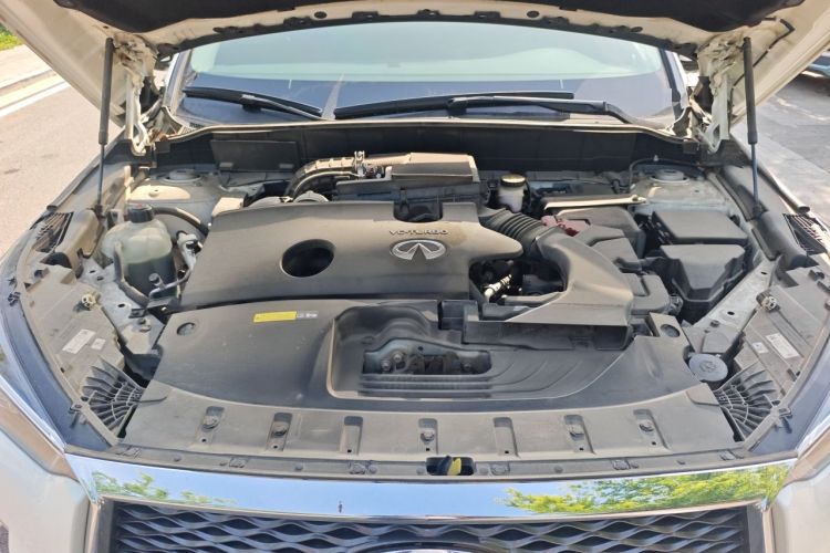 Used Infiniti QX50 2022 2.0T Two-Wheel Drive Navigation Edition Engine Bay