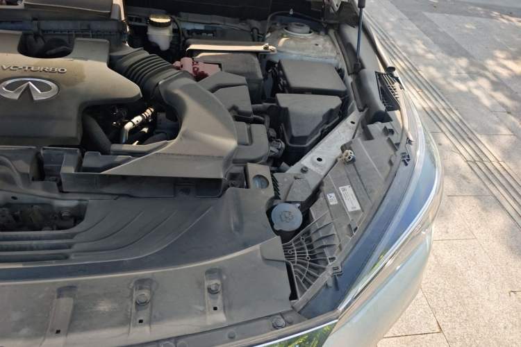Used Infiniti QX50 2022 2.0T Two-Wheel Drive Navigation Edition Engine Bay Left