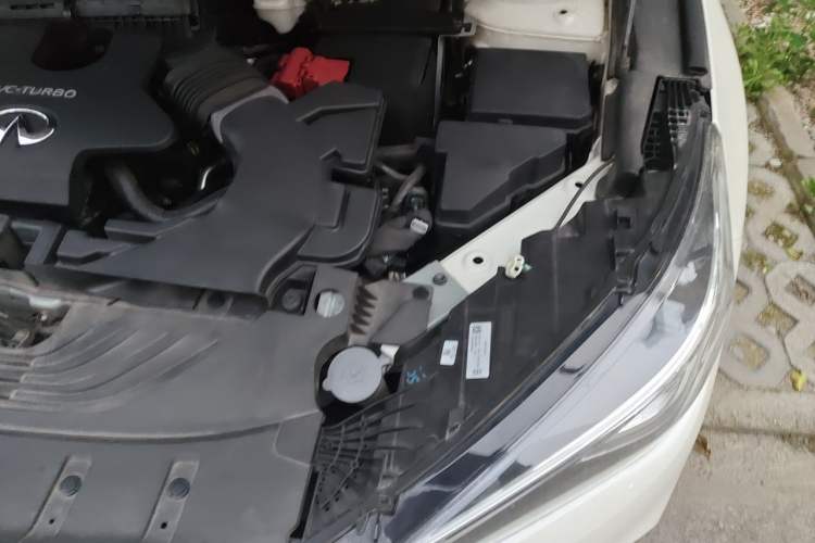 Used Infiniti QX50 2022 2.0T Four-Wheel Drive Navigation Edition Engine Bay Left