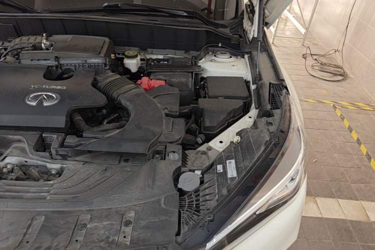 Used Infiniti QX50 2022 2.0T Two-Wheel Drive Navigation Edition Engine Bay Left