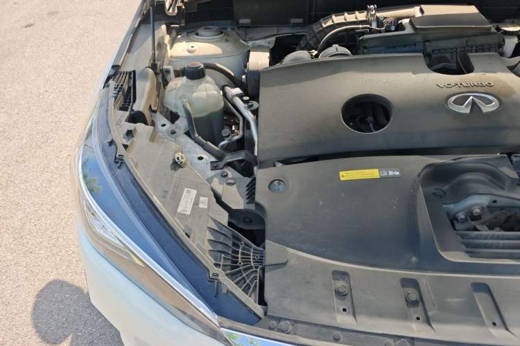 Used Infiniti QX50 2022 2.0T Two-Wheel Drive Navigation Edition Engine Bay Right