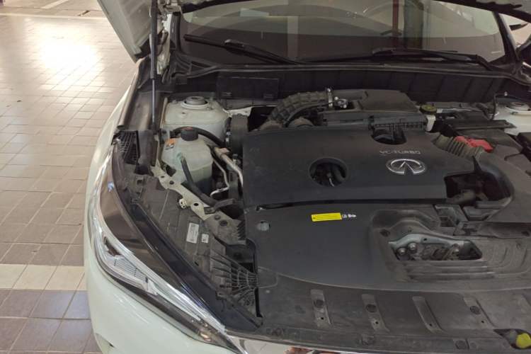 Used Infiniti QX50 2022 2.0T Two-Wheel Drive Navigation Edition Engine Bay Right