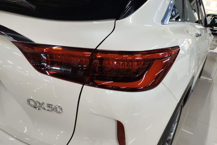 Used Infiniti QX50 2022 2.0T Four-Wheel Drive Navigation Edition Exterior 3