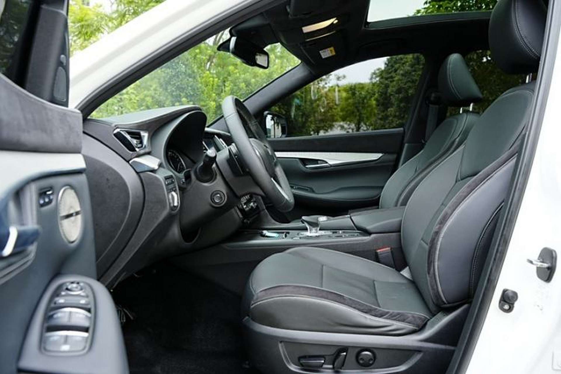 Used Infiniti QX50 2022 2.0T Four-Wheel Drive Flagship Edition Interior 10