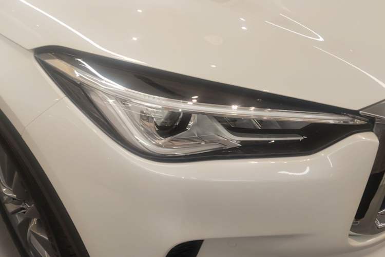 Used Infiniti QX50 2022 2.0T Four-Wheel Drive Elite Edition Right Front Headlight