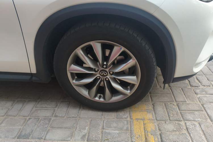 Used Infiniti QX50 2022 2.0T Four-Wheel Drive Elite Edition Right Front Wheel Hub