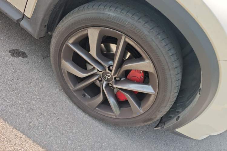 Used Infiniti QX50 2022 2.0T Two-Wheel Drive Navigation Edition Right Front Wheel Hub