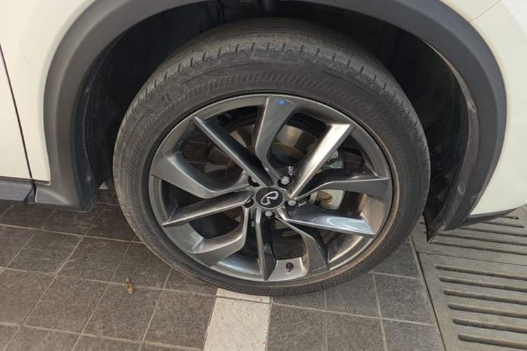 Used Infiniti QX50 2022 2.0T Two-Wheel Drive Navigation Edition Right Front Wheel Hub