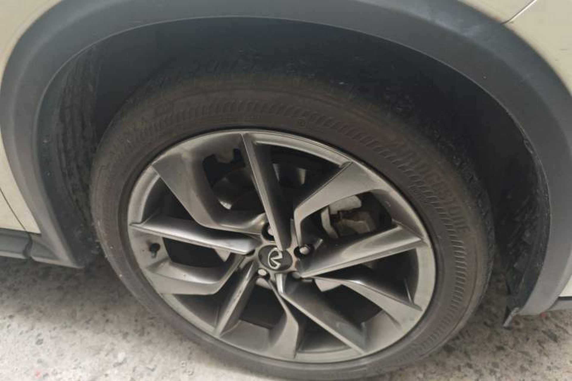 Used Infiniti QX50 2022 2.0T Two-Wheel Drive Navigation Edition Right Front Wheel Hub