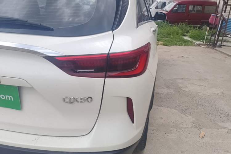 Used Infiniti QX50 2022 2.0T Four-Wheel Drive Navigation Edition Right Rear Taillight