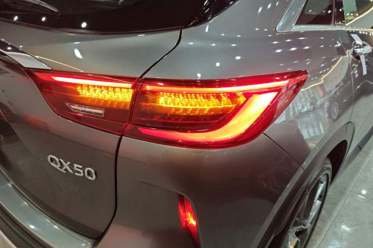 Used Infiniti QX50 2024 2.0T Two-Wheel Drive Navigation Edition Right Rear Taillight