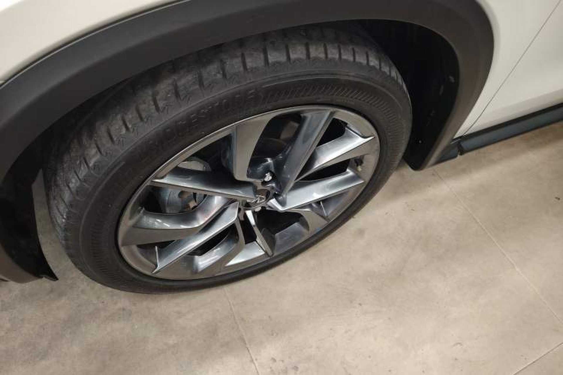 Used Infiniti QX50 2024 2.0T Four-Wheel Drive Luxury Edition Left Front Wheel Hub