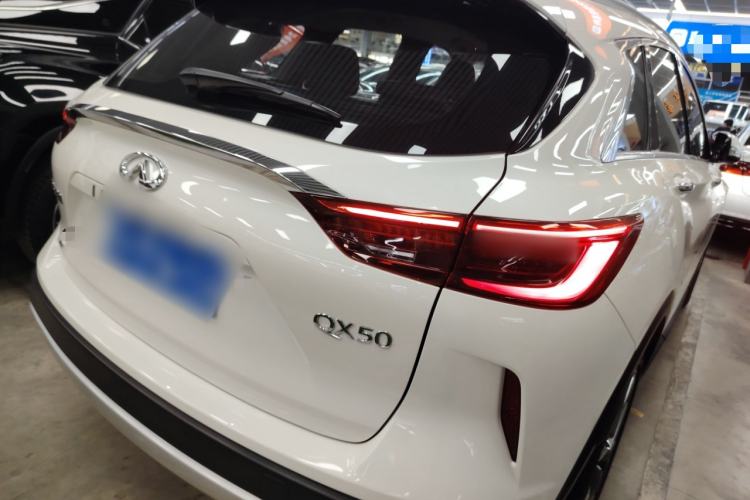 Used Infiniti QX50 2024 2.0T Four-Wheel Drive Luxury Edition Rear Right 45 Deg