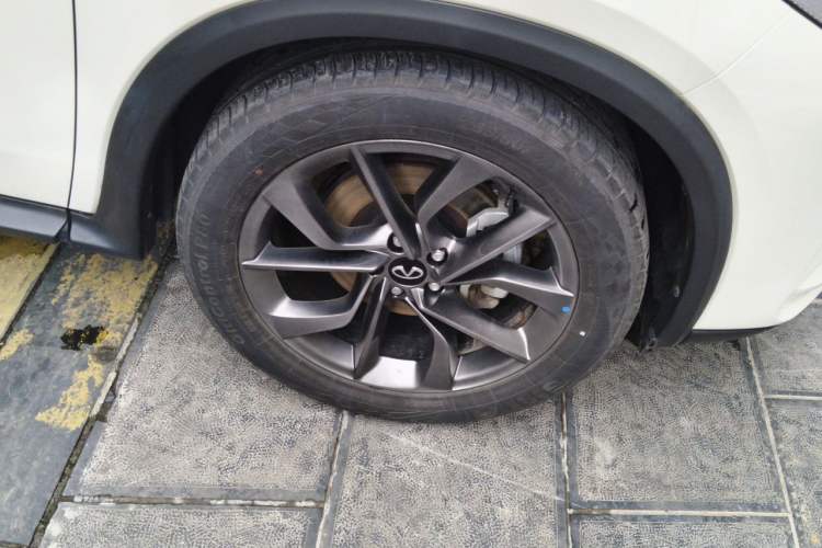 Used Infiniti QX50 2024 2.0T Two-Wheel Drive Navigation Edition Right Front Wheel Hub