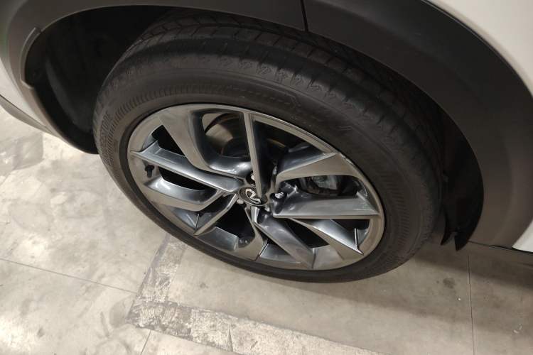 Used Infiniti QX50 2024 2.0T Four-Wheel Drive Luxury Edition Right Rear Wheel Hub