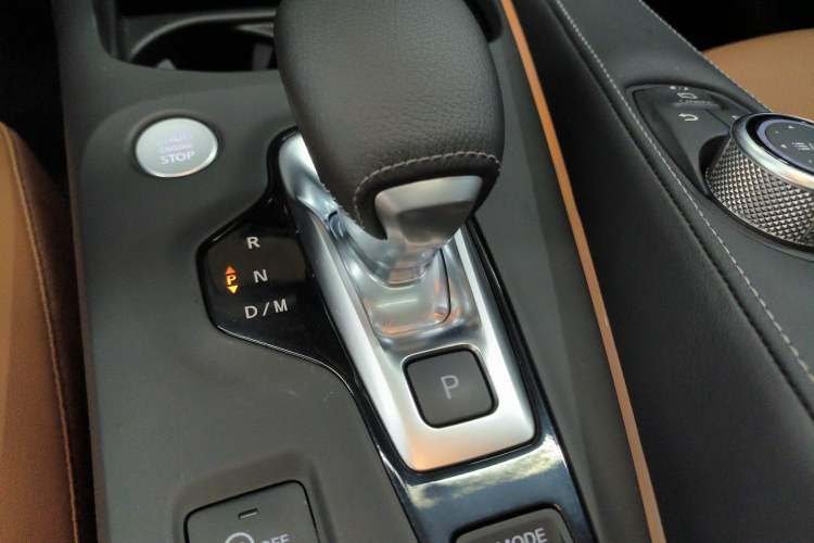 Used Infiniti QX50 2026 Model 2.0T Two-Wheel-Drive Navigation Edition Gear Lever