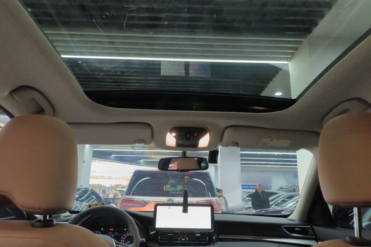 Used Infiniti QX50 2026 Model 2.0T Two-Wheel-Drive Navigation Edition Headliner