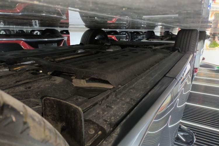 Used Infiniti QX50 2026 Model 2.0T Two-Wheel-Drive Navigation Edition Left Side Sill