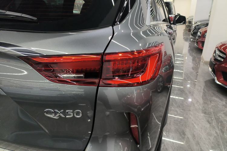 Used Infiniti QX50 2026 Model 2.0T Two-Wheel-Drive Navigation Edition Right Rear Taillight