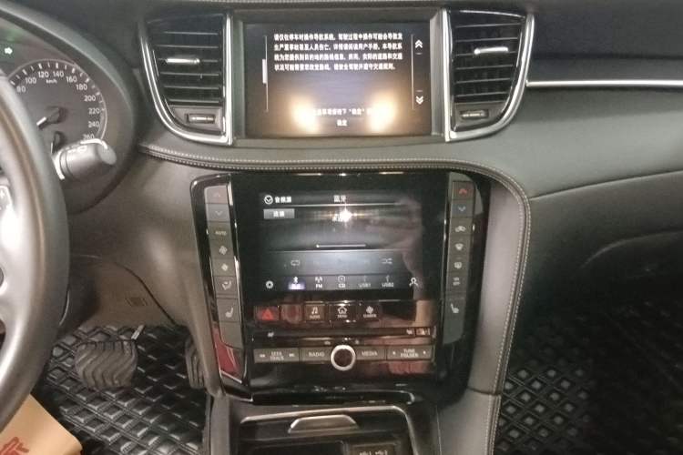 Used Infiniti QX55 2022 2.0T All-Wheel-Drive Luxury Edition Audio And AC Panel