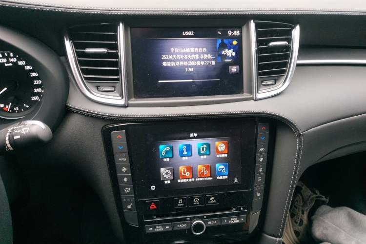 Used Infiniti QX55 2022 2.0T All-Wheel-Drive Luxury Edition Audio And AC Panel