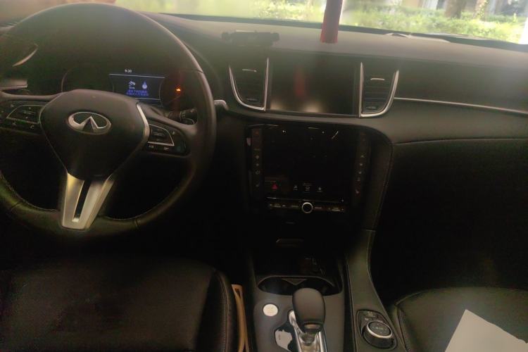 Used Infiniti QX55 2022 2.0T All-Wheel-Drive Luxury Edition Center Console