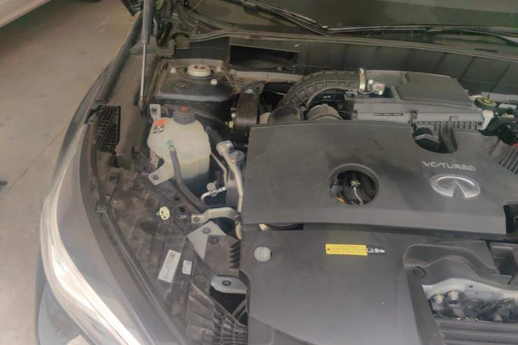 Used Infiniti QX55 2022 2.0T All-Wheel-Drive Luxury Edition Engine Bay Right