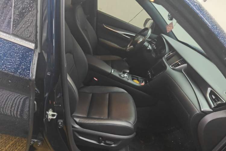 Used Infiniti QX55 2022 2.0T All-Wheel-Drive Luxury Edition Right Front Seat