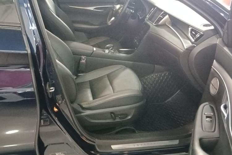 Used Infiniti QX55 2022 2.0T All-Wheel-Drive Luxury Edition Right Front Seat