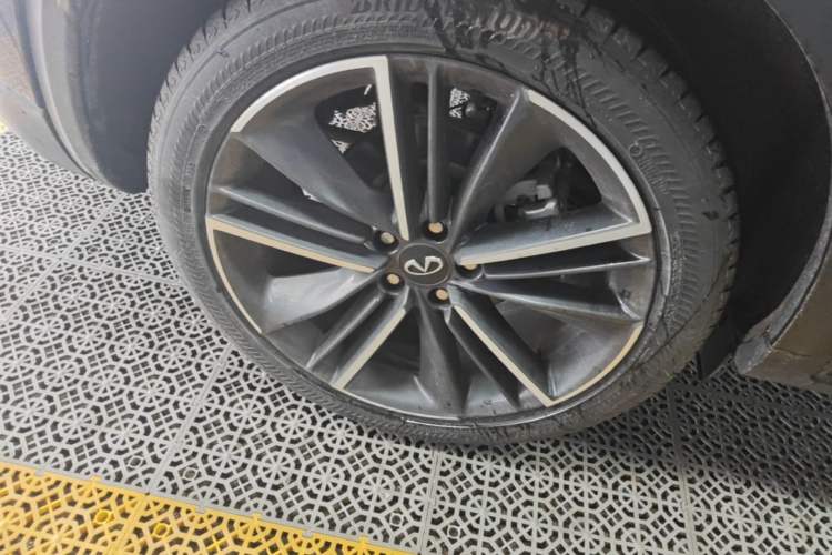 Used Infiniti QX55 2022 2.0T All-Wheel-Drive Luxury Edition Right Rear Wheel Hub