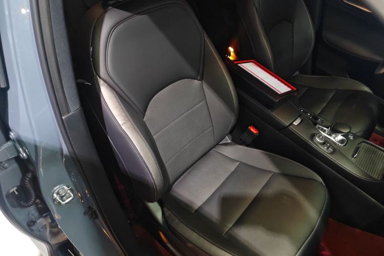Used Infiniti QX55 2022 2.0T All-Wheel-Drive Luxury Edition Right Front Seat