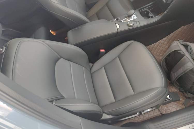 Used Infiniti QX55 2022 2.0T All-Wheel-Drive Ignite Edition Right Front Seat