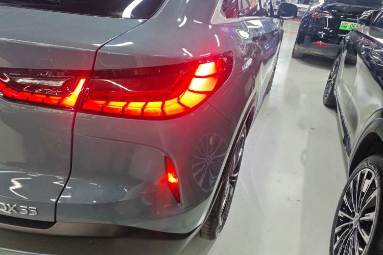 Used Infiniti QX55 2022 2.0T All-Wheel-Drive Luxury Edition Right Rear Taillight