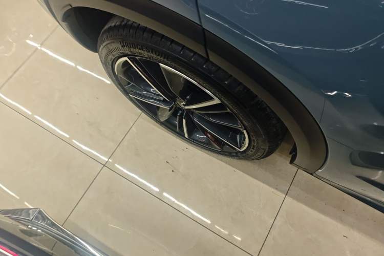 Used Infiniti QX55 2022 2.0T All-Wheel-Drive Ignite Edition Right Rear Wheel Hub