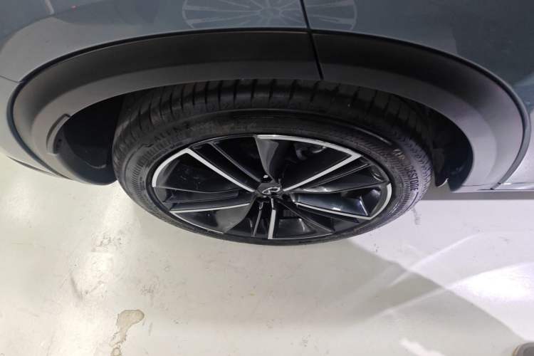 Used Infiniti QX55 2022 2.0T All-Wheel-Drive Luxury Edition Right Rear Wheel Hub