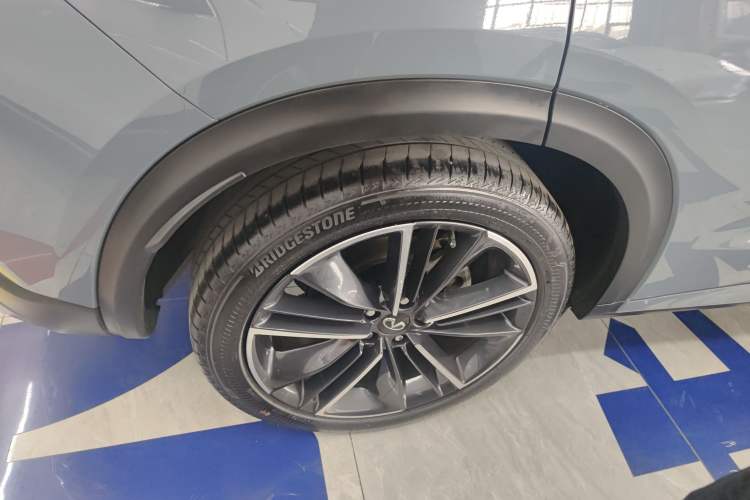 Used Infiniti QX55 2022 2.0T All-Wheel-Drive Ignite Edition Right Rear Wheel Hub