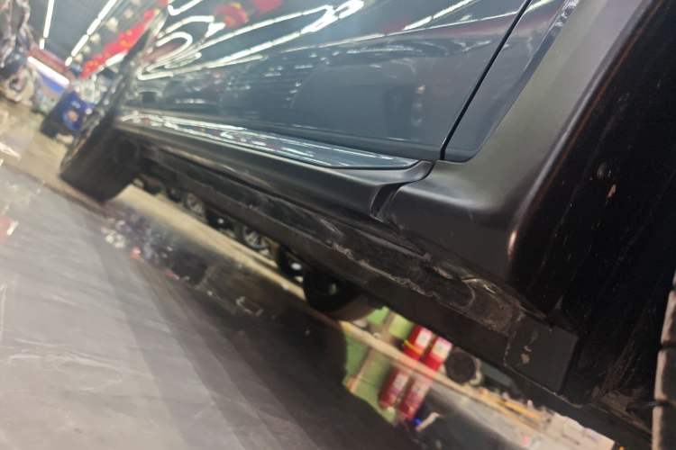 Used Infiniti QX55 2022 2.0T All-Wheel-Drive Ignite Edition Right Side Sill